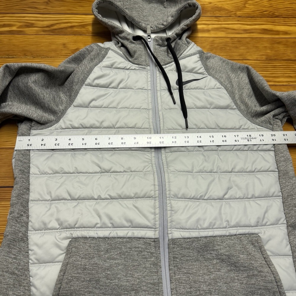 Nike Therma Fit Men's Gray Full Zip Hoodie Jacket Medium Lightweight Puffer - Picture 7 of 9